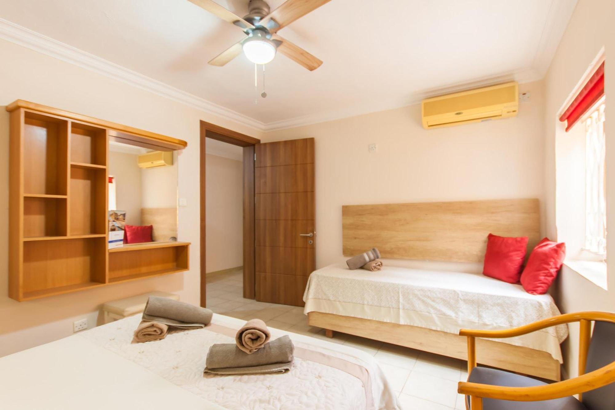 Villa & Pool Apartments In Mellieha Bay Kültér fotó