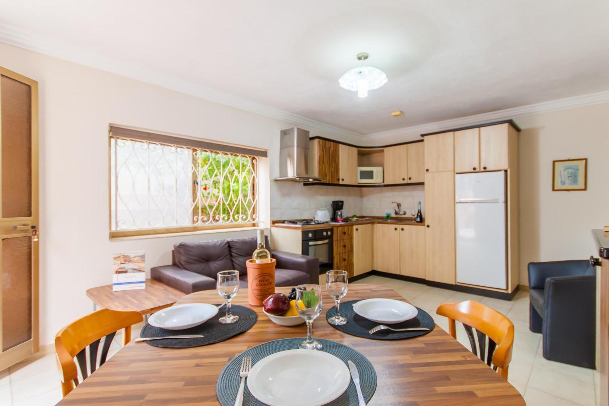 Villa & Pool Apartments In Mellieha Bay Kültér fotó