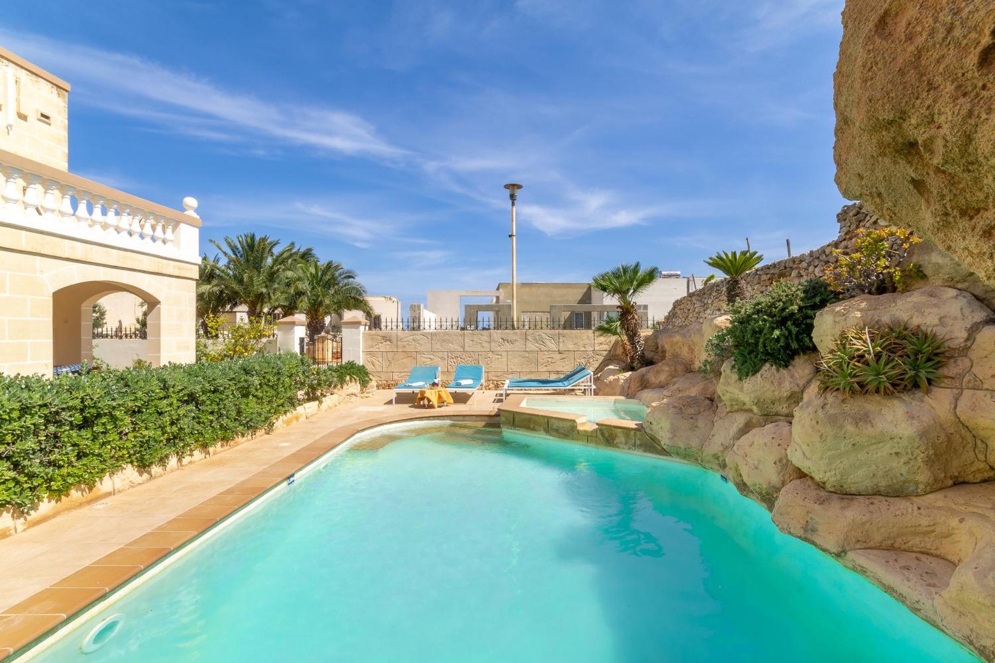 Villa & Pool Apartments In Mellieha Bay Kültér fotó