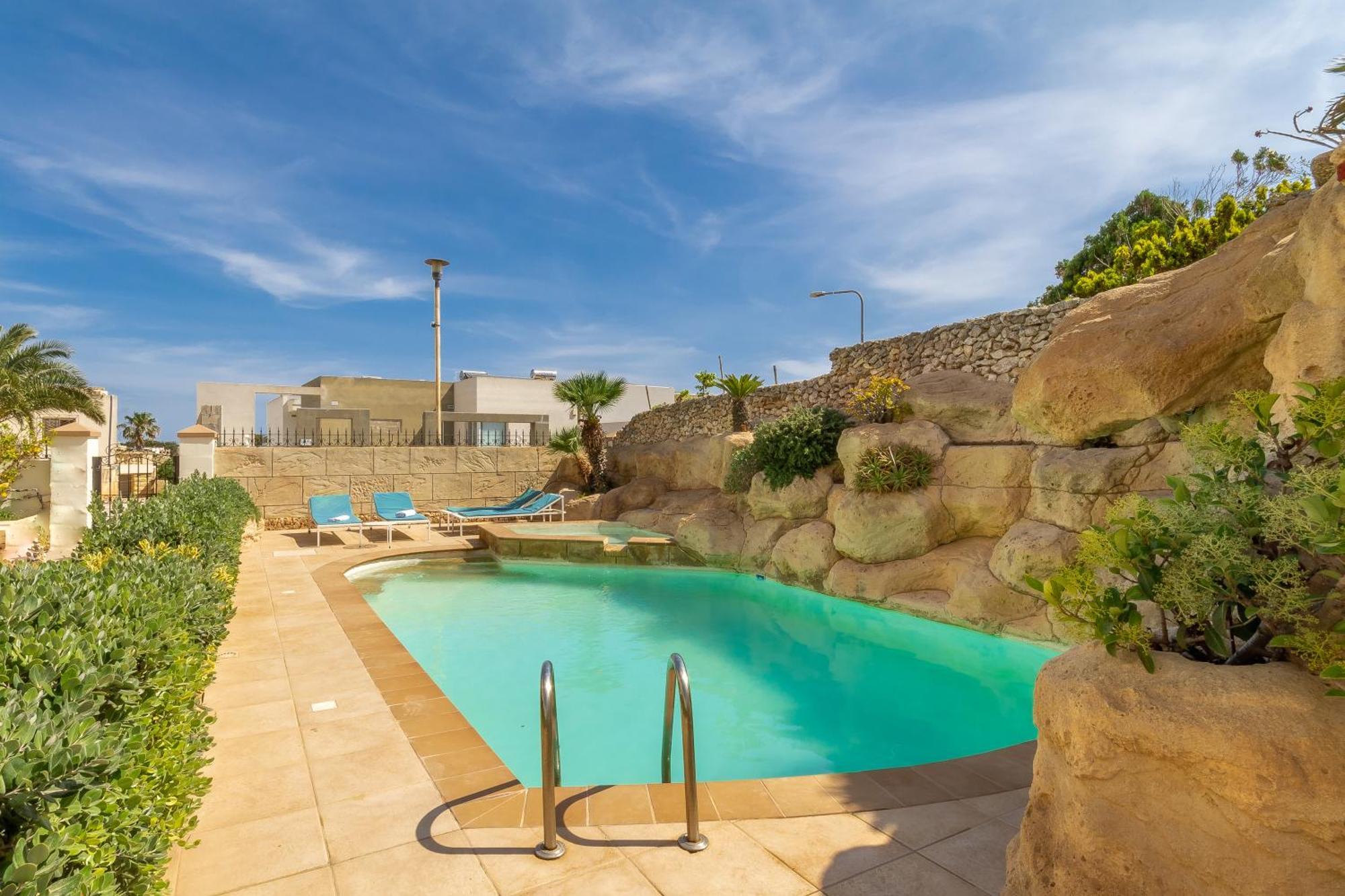 Villa & Pool Apartments In Mellieha Bay Kültér fotó