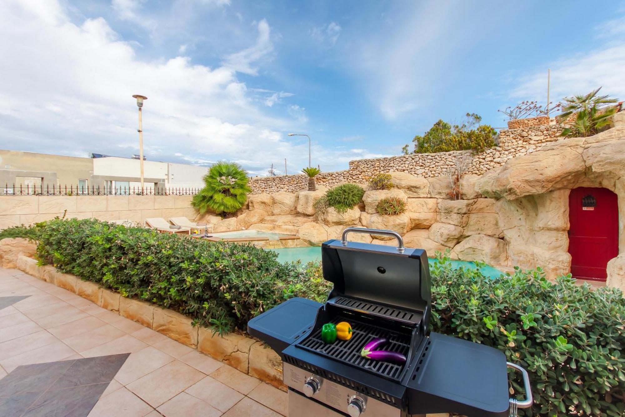 Villa & Pool Apartments In Mellieha Bay Kültér fotó